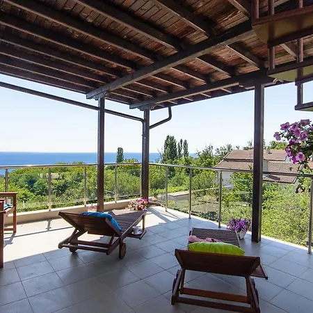 بيت للعطل Galata فارنا